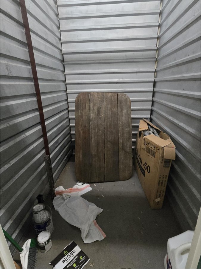 5 x 7 storage unit in Miami, FL