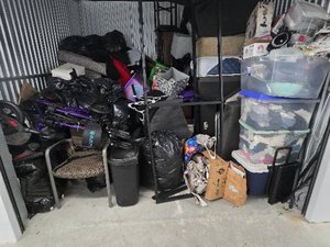 10 x 10 storage unit in Largo, MD