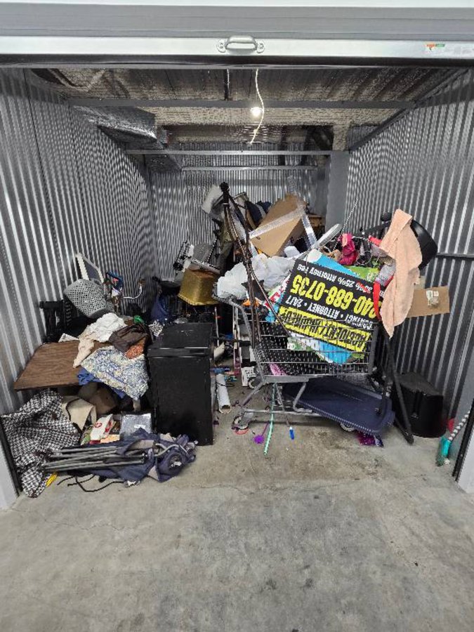 10 x 12 storage unit in Largo, MD
