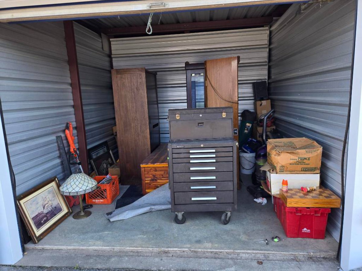 10 x 10 storage unit in Rogers, AR
