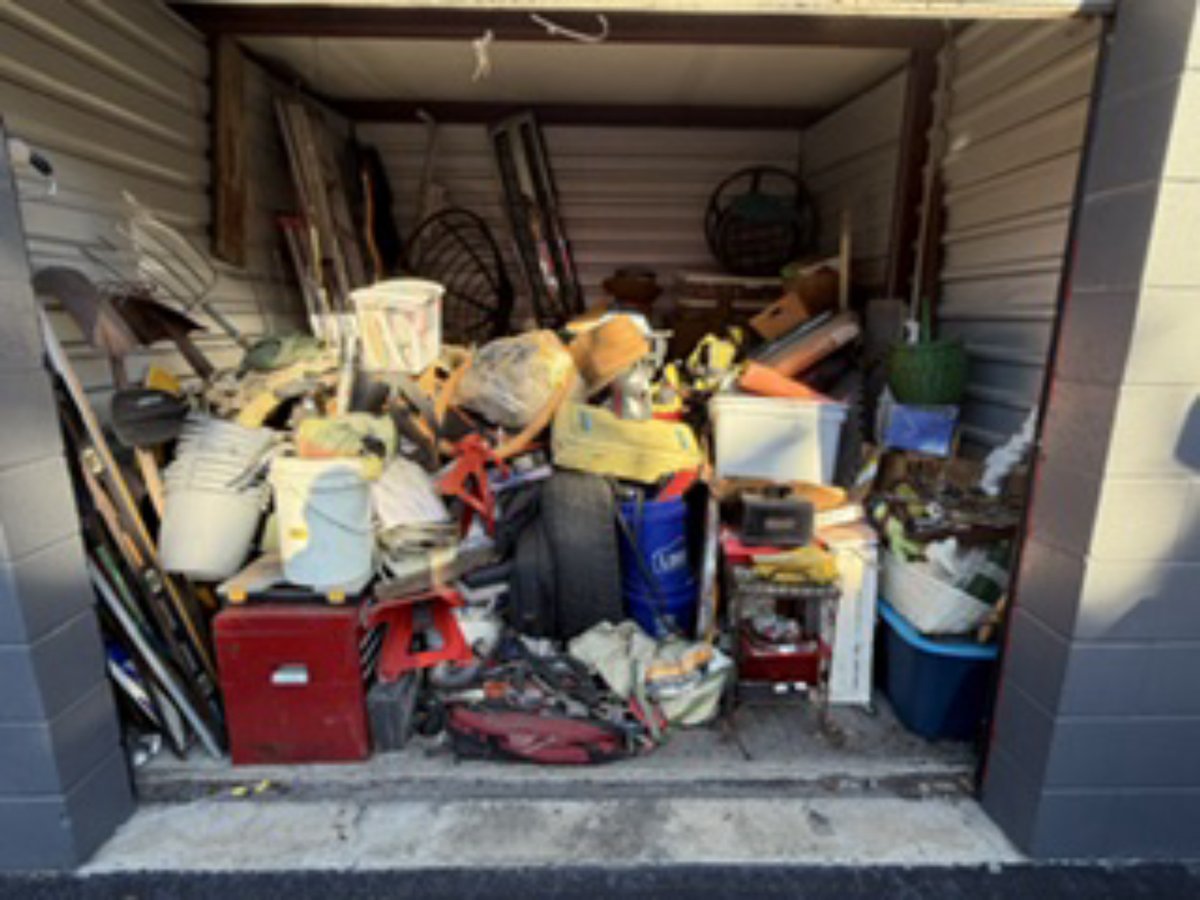 10 x 10 storage unit in Palm Harbor, FL