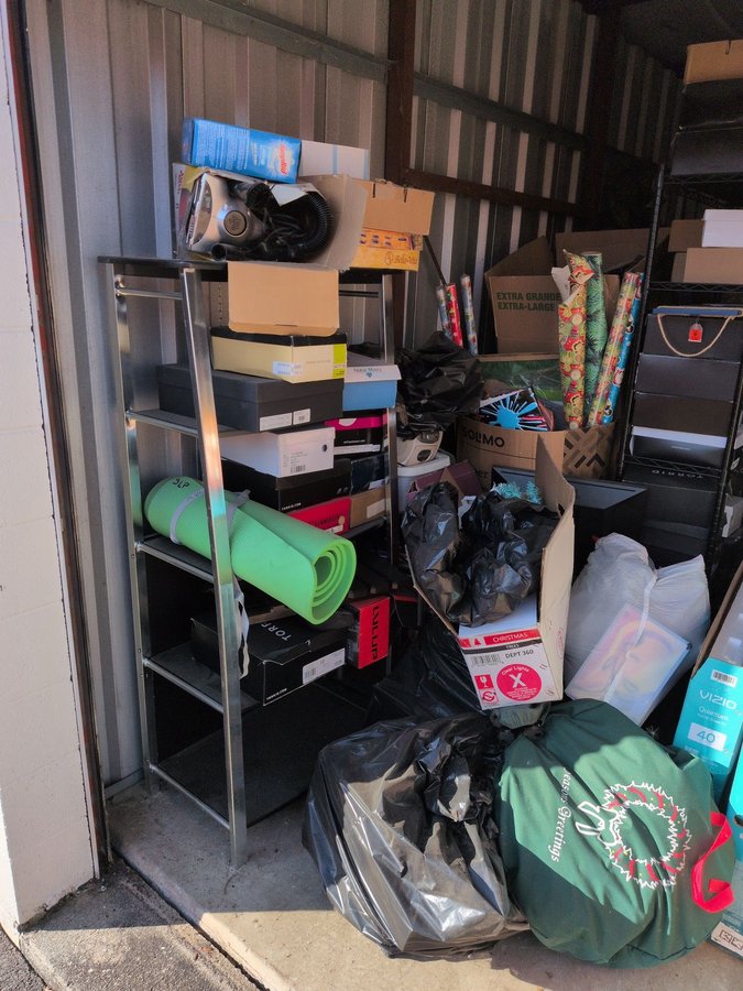 10 x 15 storage unit in Farmington, MI