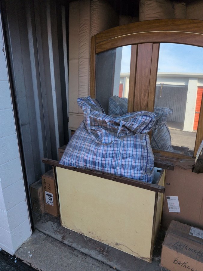 10 x 15 storage unit in Farmington, MI