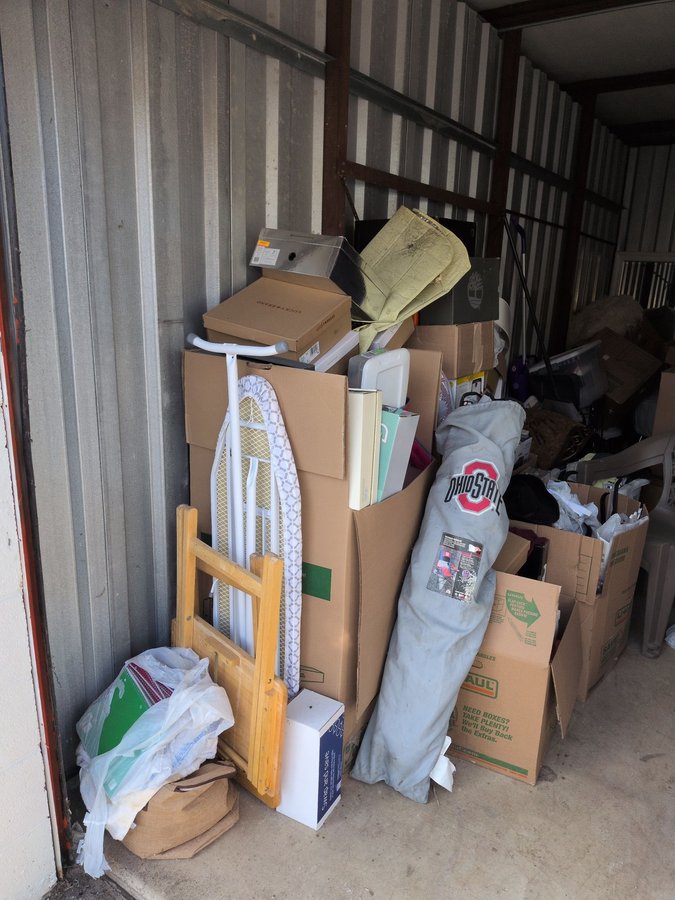 10 x 20 storage unit in Farmington, MI
