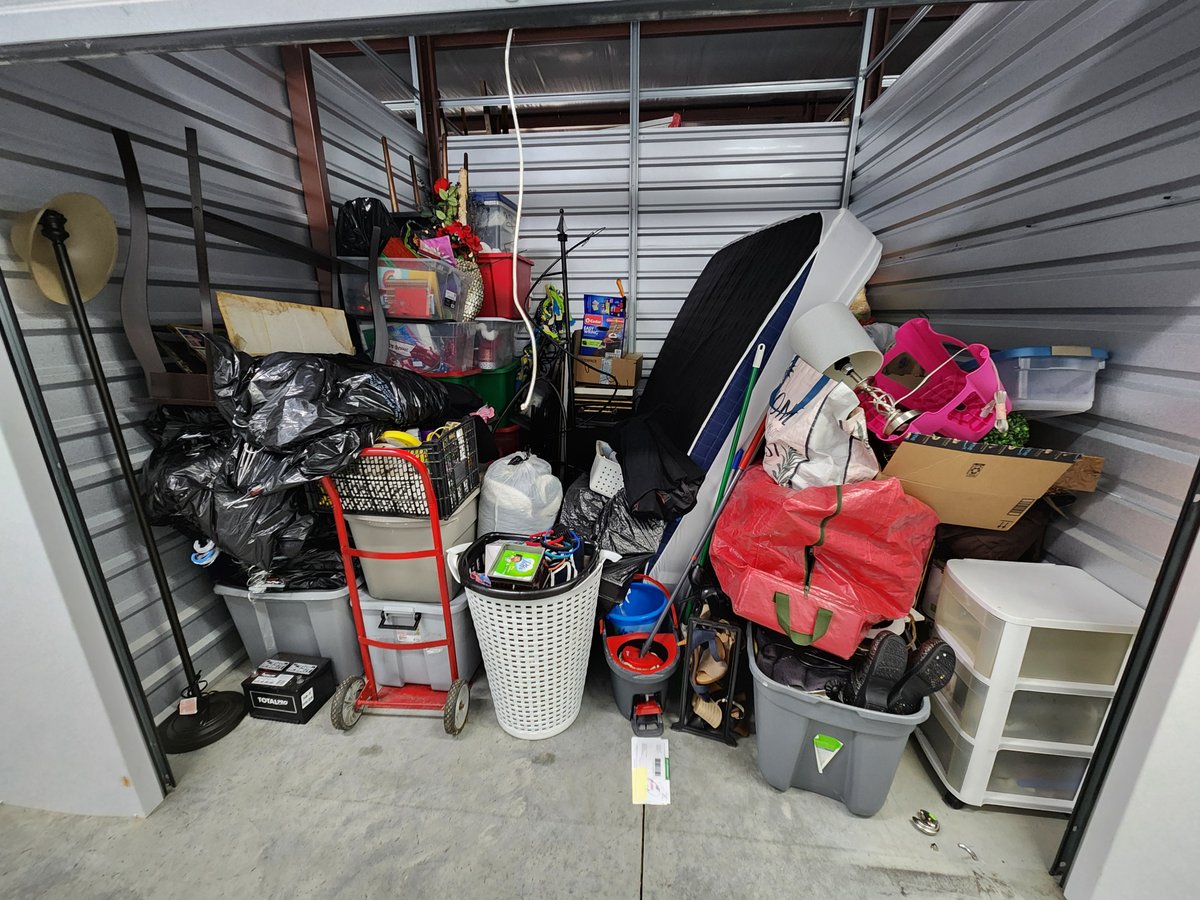 10 x 10 storage unit in Fayetteville, NC