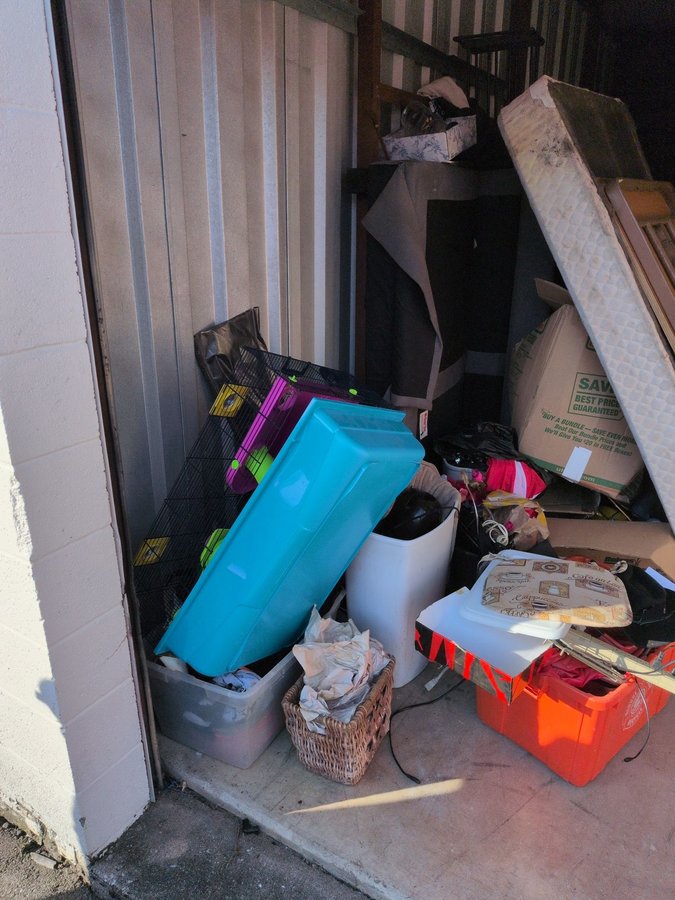 10 x 20 storage unit in Farmington, MI