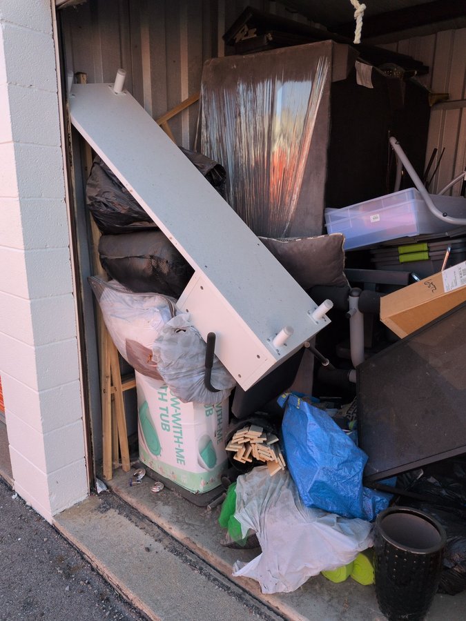 10 x 10 storage unit in Farmington, MI