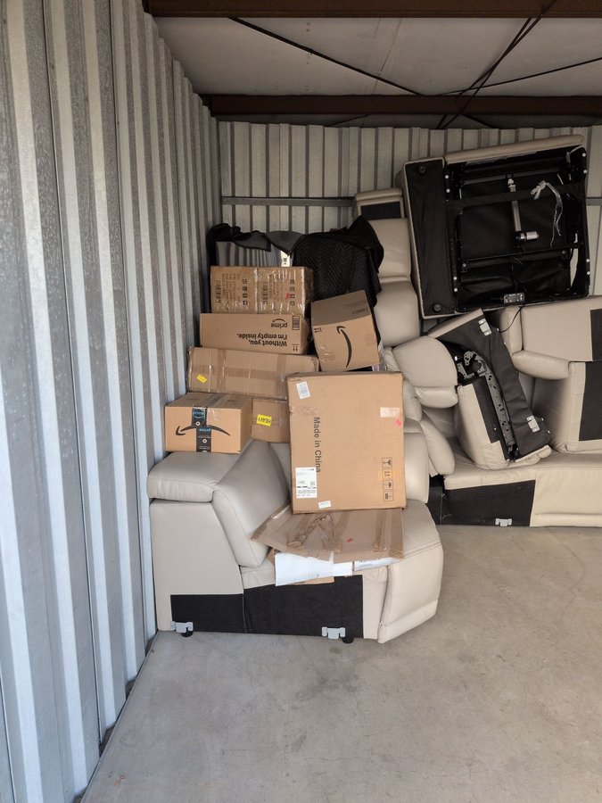 10 x 15 storage unit in Farmington, MI