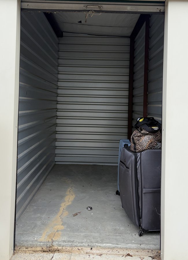 10 x 20 storage unit in Rockford, IL