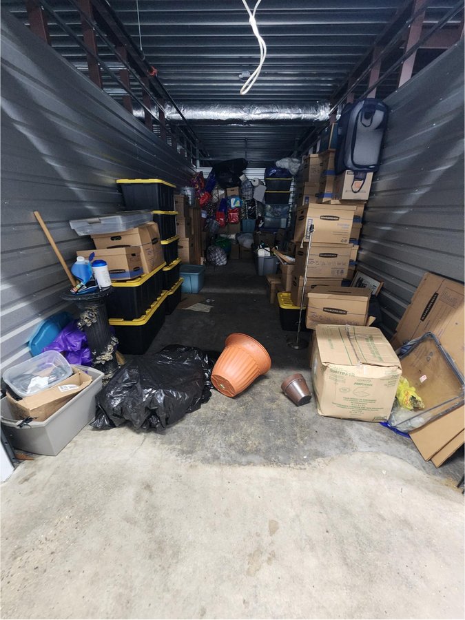 10 x 25 storage unit in Delanco, NJ