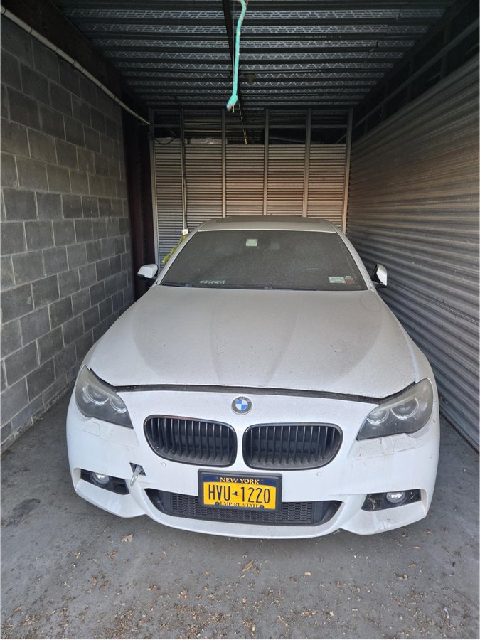 10 x 20 storage unit in Hicksville, NY