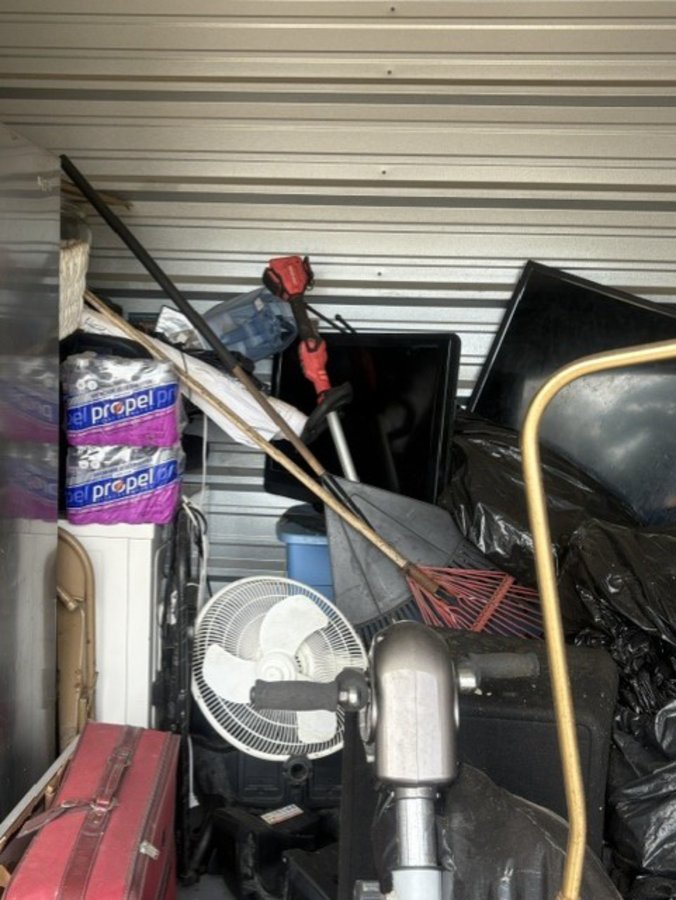 10 x 10 storage unit in Mobile, AL