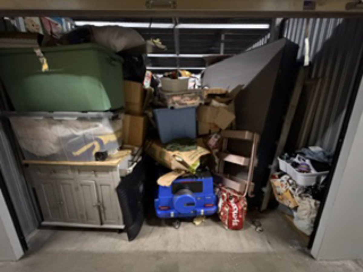 10 x 20 storage unit in Palm Harbor, FL