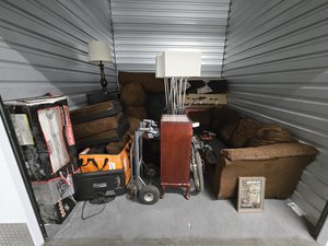 10 x 10 unit in Murray