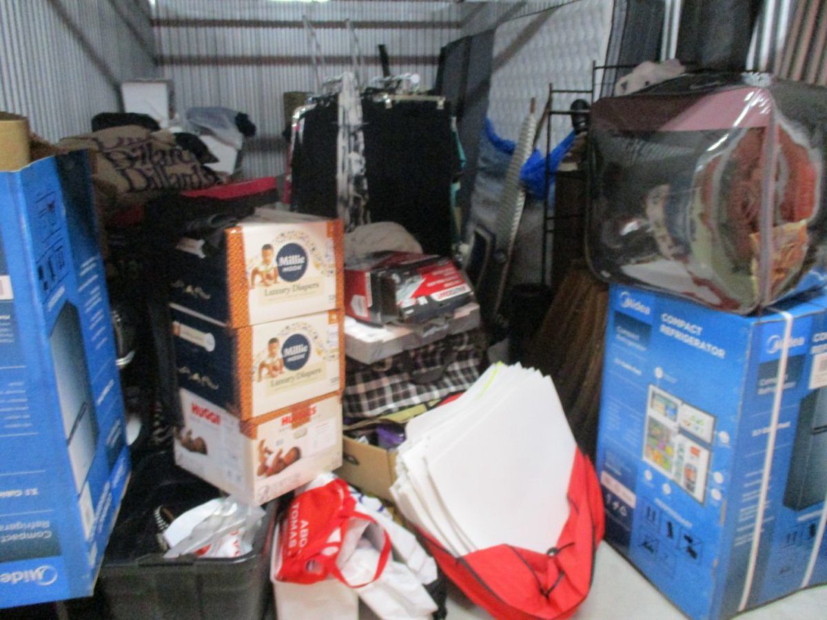 10 x 20 storage unit in Jacksonville, FL