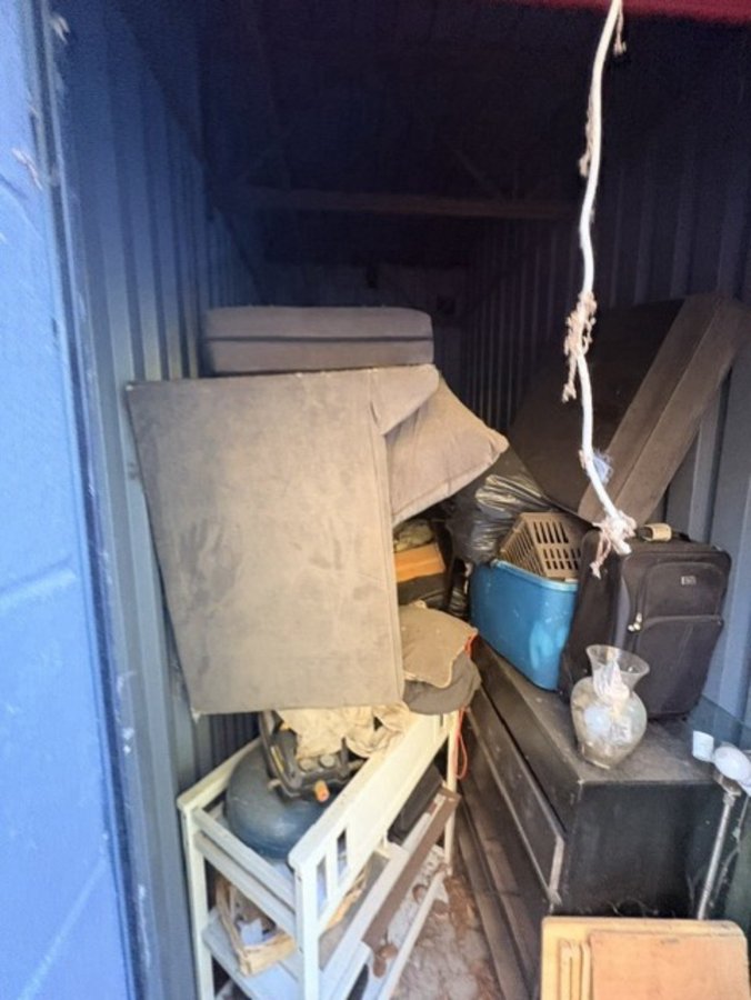 5 x 10 storage unit in Newington, CT