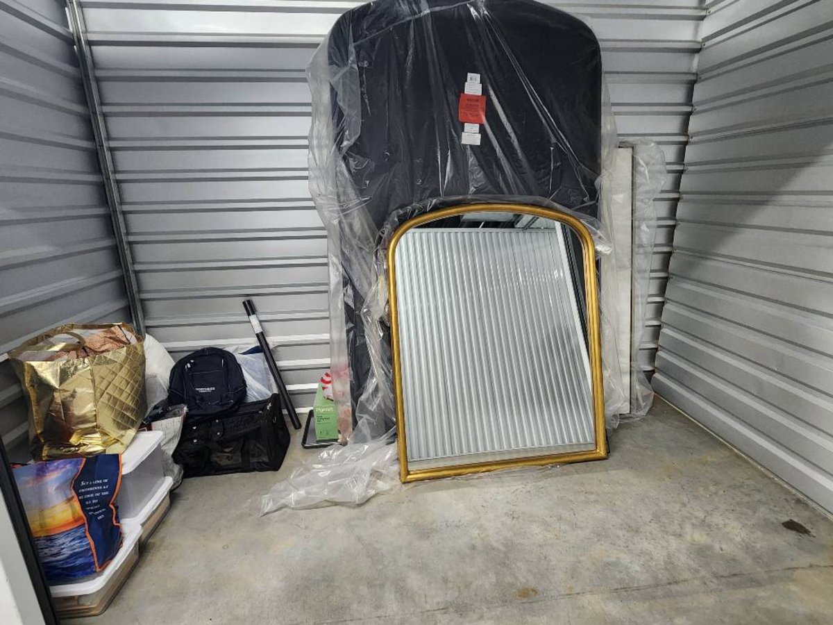 10 x 5 storage unit in Conyers, GA