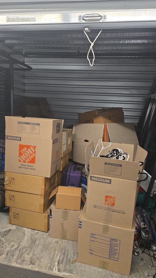 10 x 10 storage unit in Westmont, IL