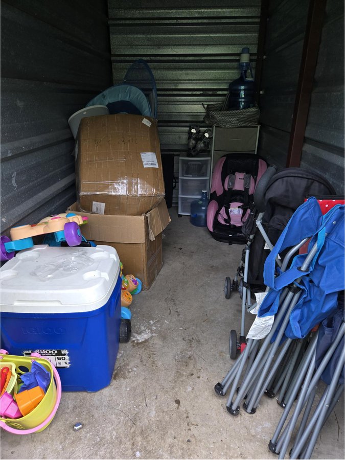 5 x 10 storage unit in Jacksonville, FL