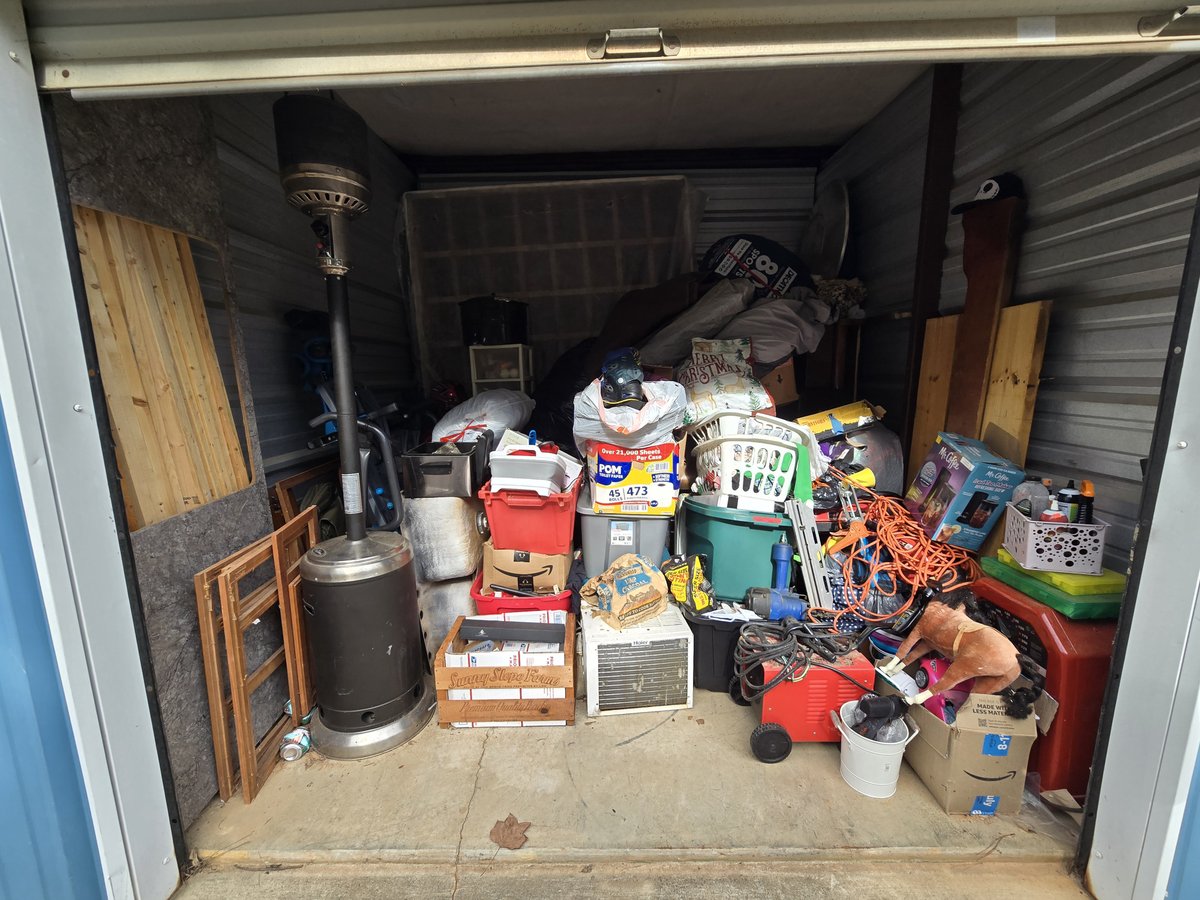 10 x 10 storage unit in Iron Station, NC