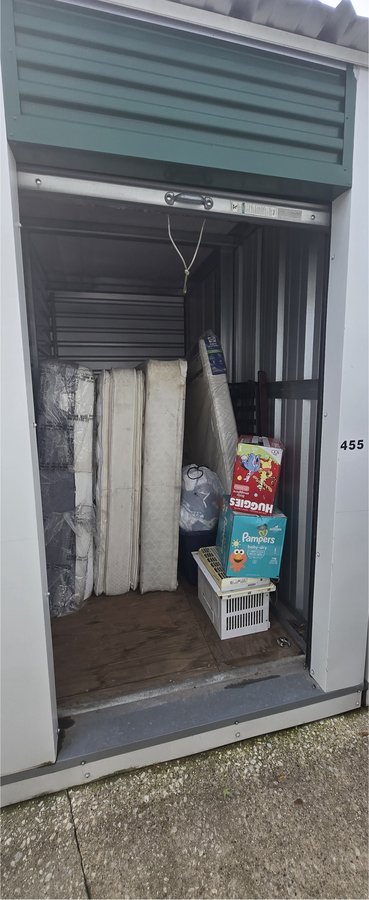 5 x 10 storage unit in Chicago, IL