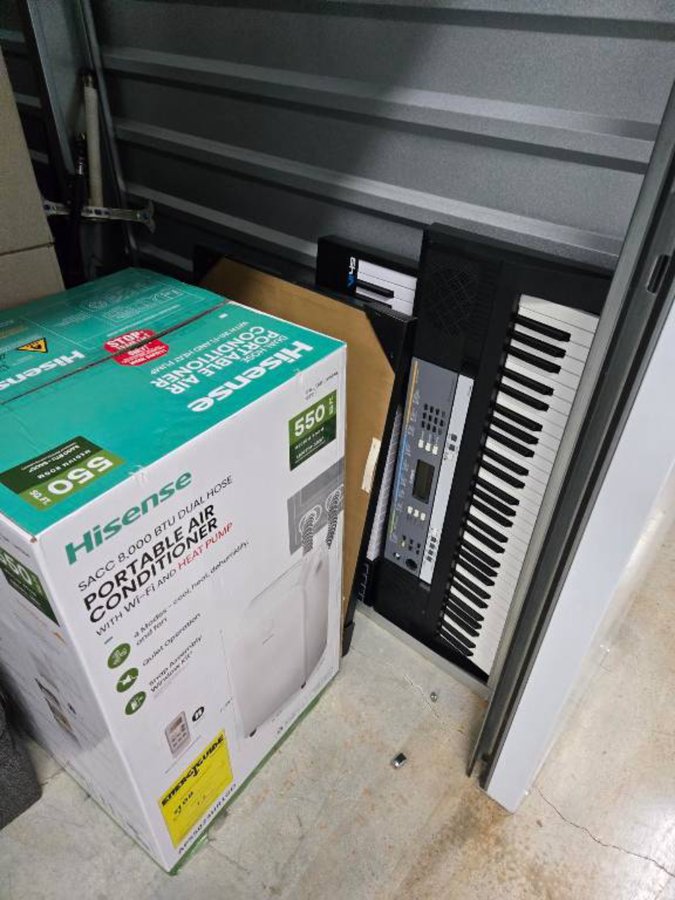 30 x 10 storage unit in Beaverton, OR