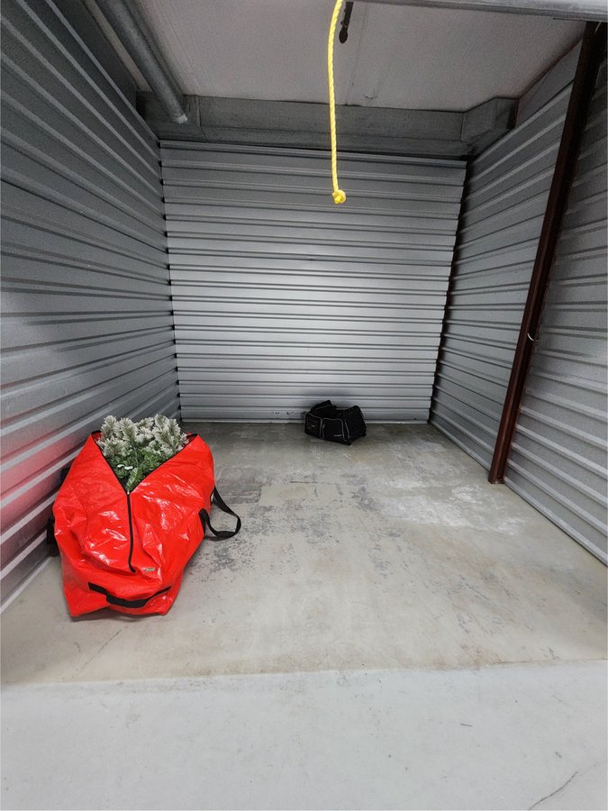 10 x 10 storage unit in Matawan, NJ