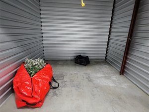 10 x 10 unit in Matawan