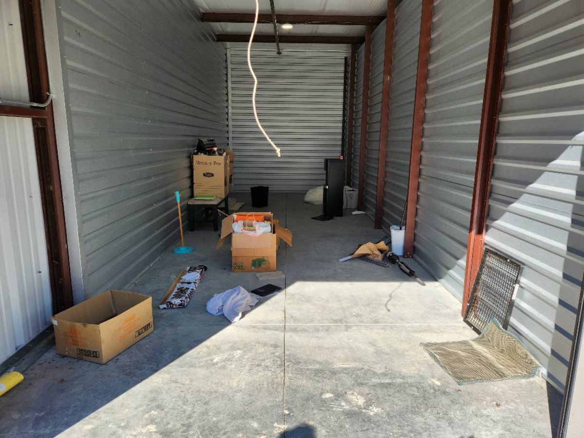 10 x 30 storage unit in Tulsa, OK