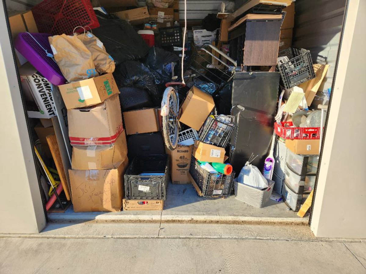 10 x 10 storage unit in Tulsa, OK