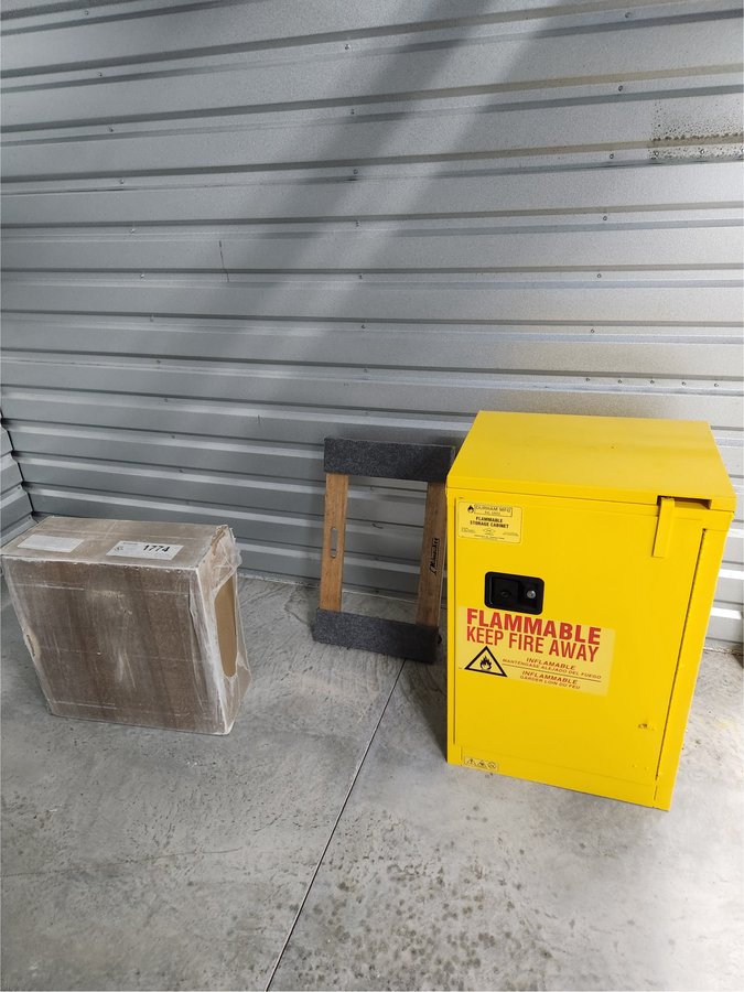 10 x 10 storage unit in Fort Pierce, FL