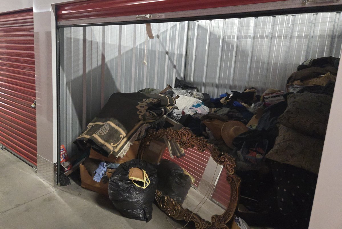 10 x 10 storage unit in Belleville, IL