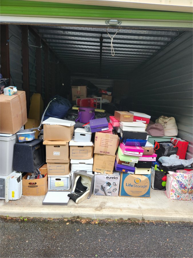 10 x 25 storage unit in Matawan, NJ