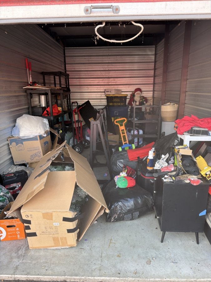 10 x 20 storage unit in Wixom, MI