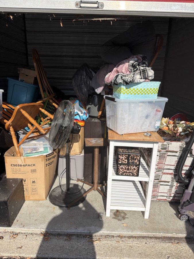 10 x 10 storage unit in Wixom, MI