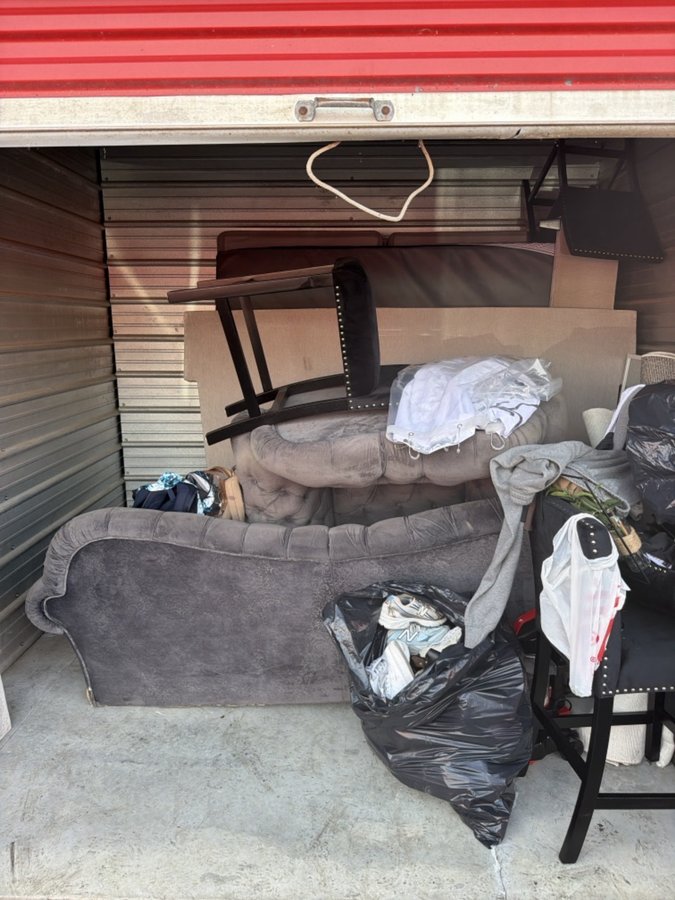 10 x 10 storage unit in Wixom, MI
