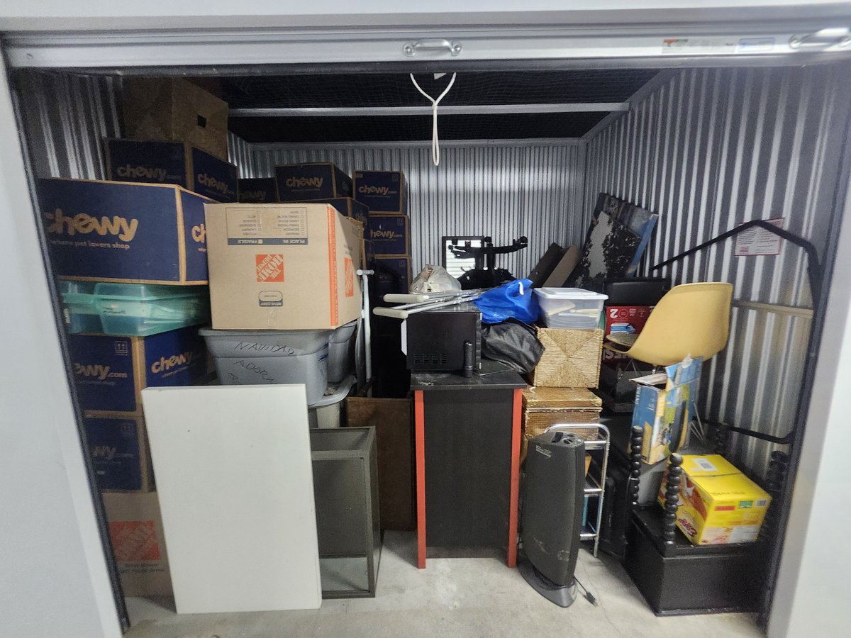 8 x 10 storage unit in Sacramento, CA
