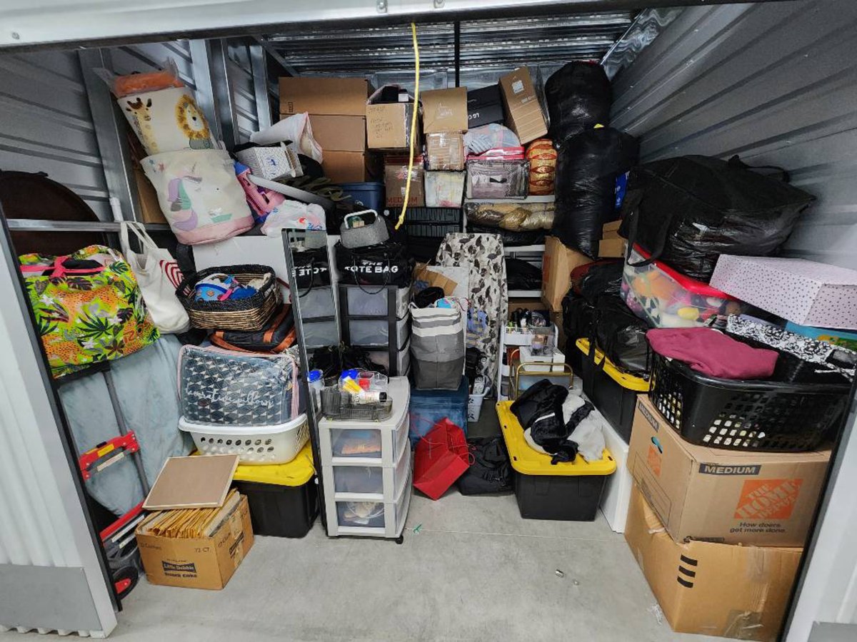 10 x 10 storage unit in Norco, CA