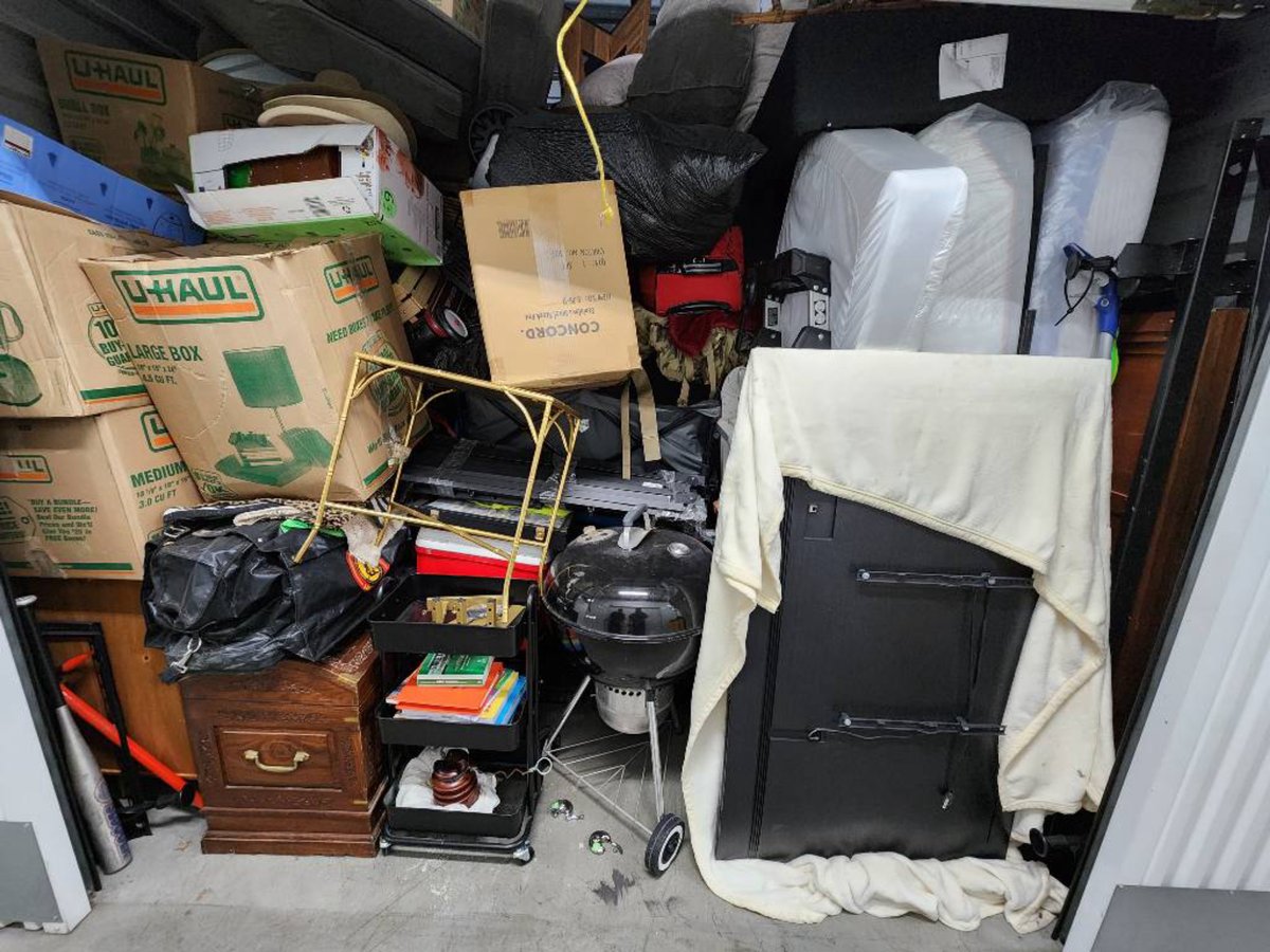 10 x 10 storage unit in Norco, CA