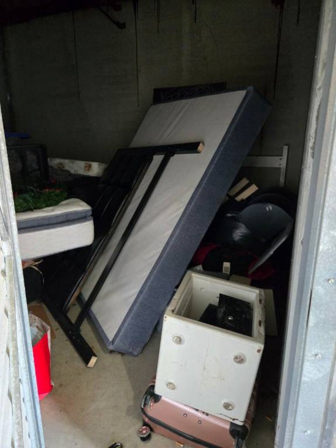 15 x 10 storage unit in Hampton, VA