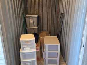 4 x 8 unit in Hampton