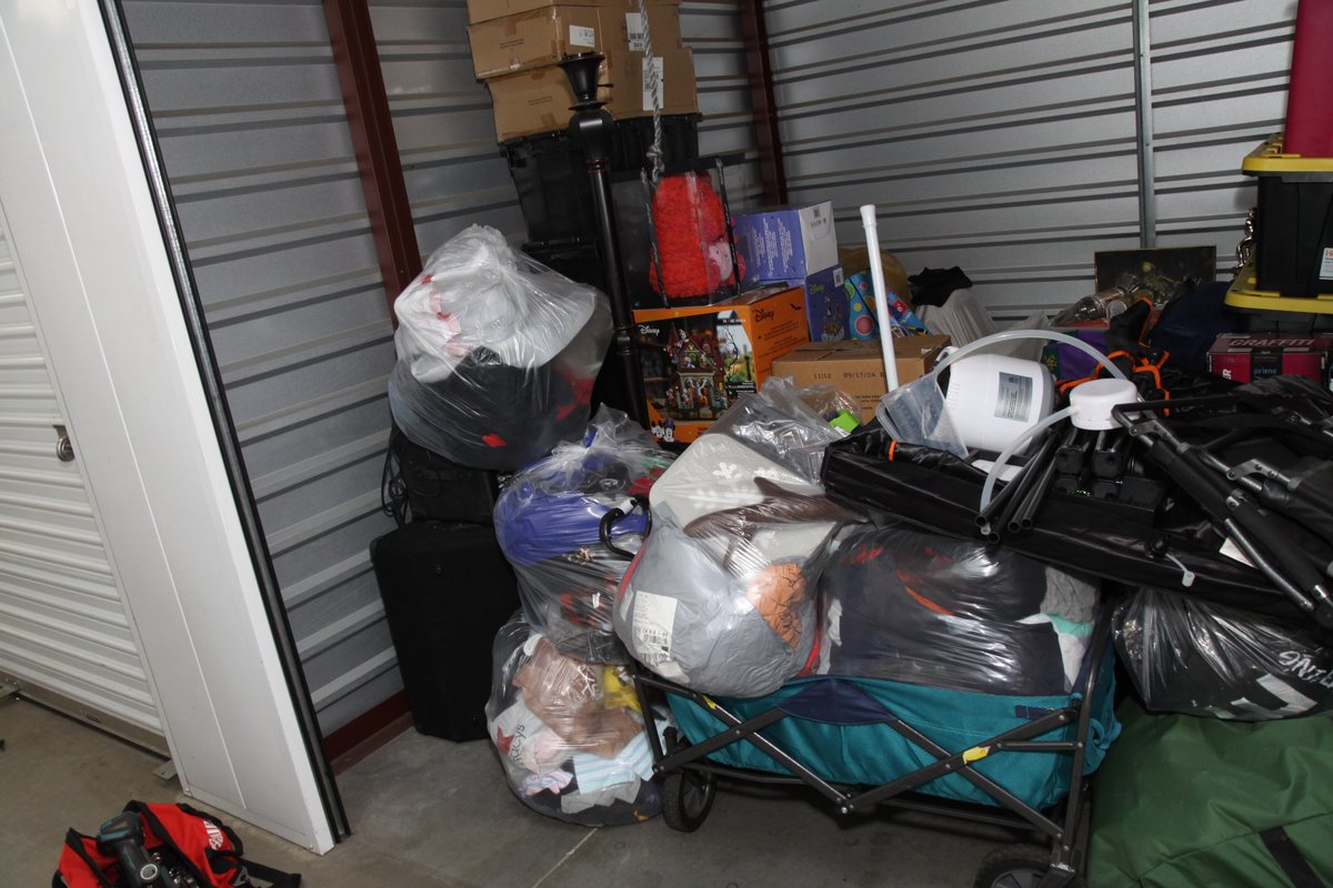 10 x 10 storage unit in Moreno Valley, CA