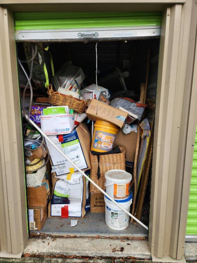 5 x 10 storage unit in Seffner, FL