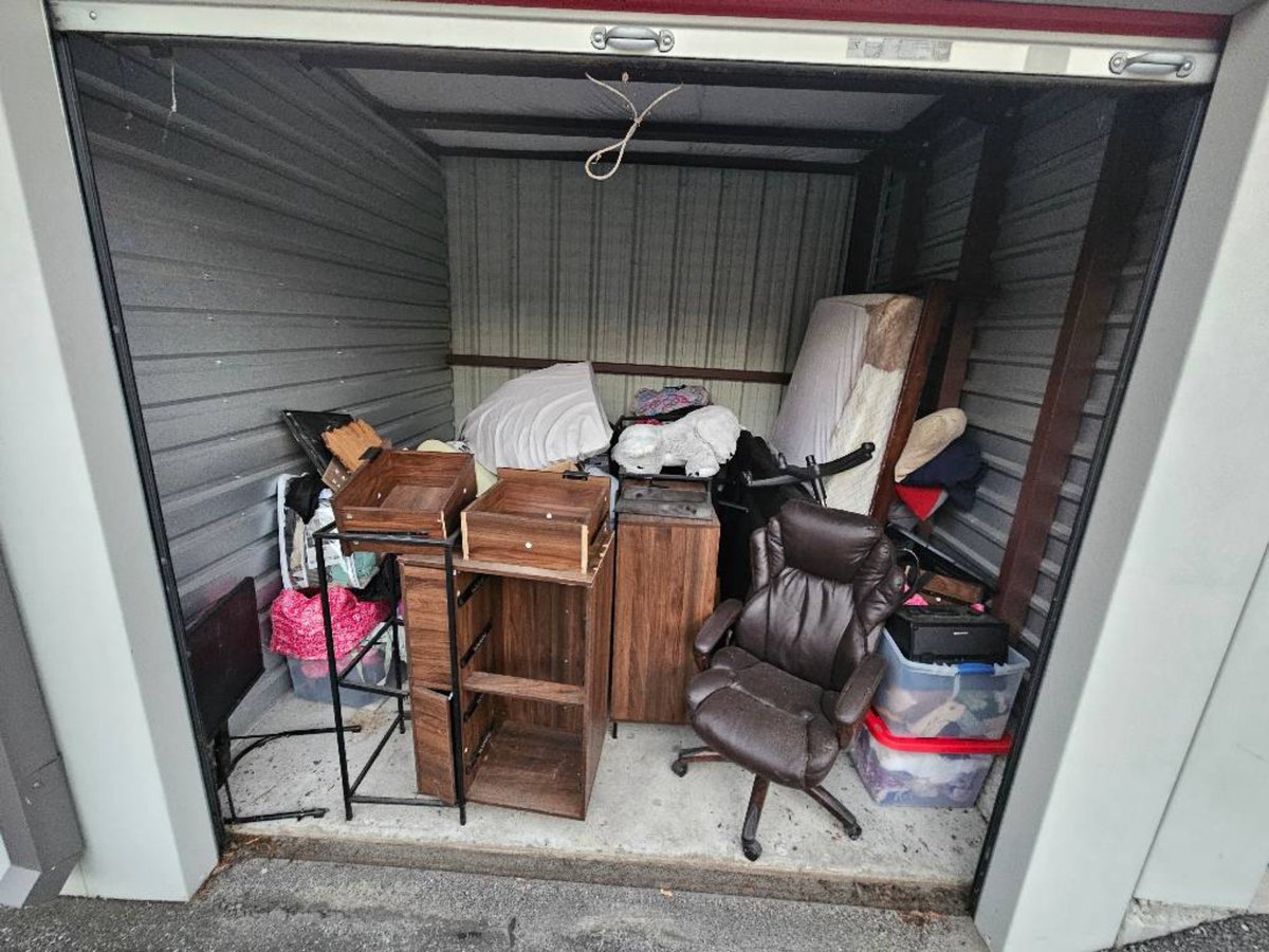 10 x 10 storage unit in Tallahassee, FL