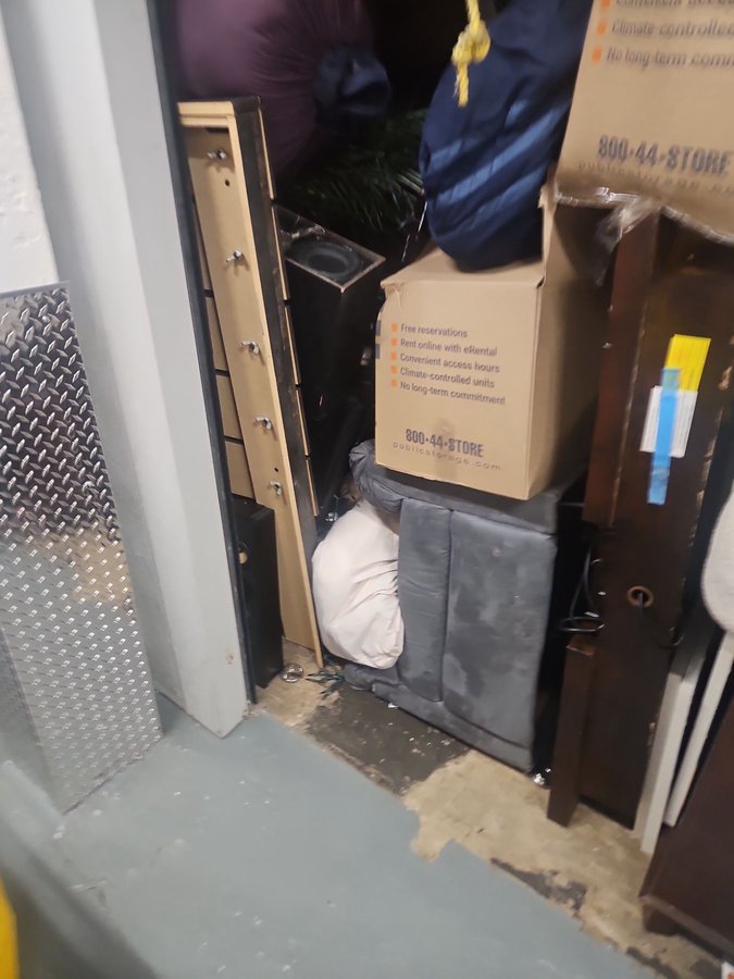 10 x 10 storage unit in Bridgeport, CT