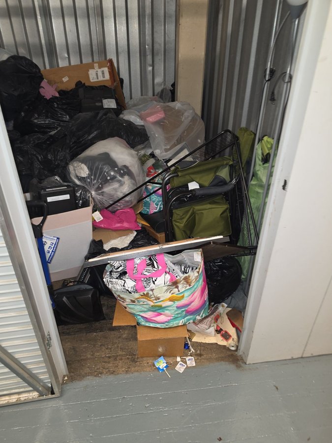 10 x 10 storage unit in Bridgeport, CT