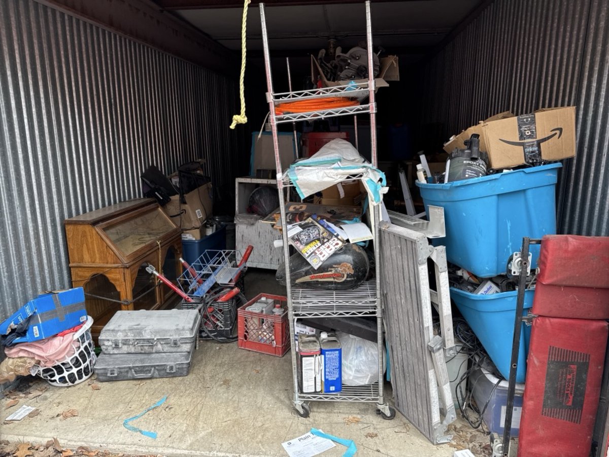 10 x 30 storage unit in Evansville, IN