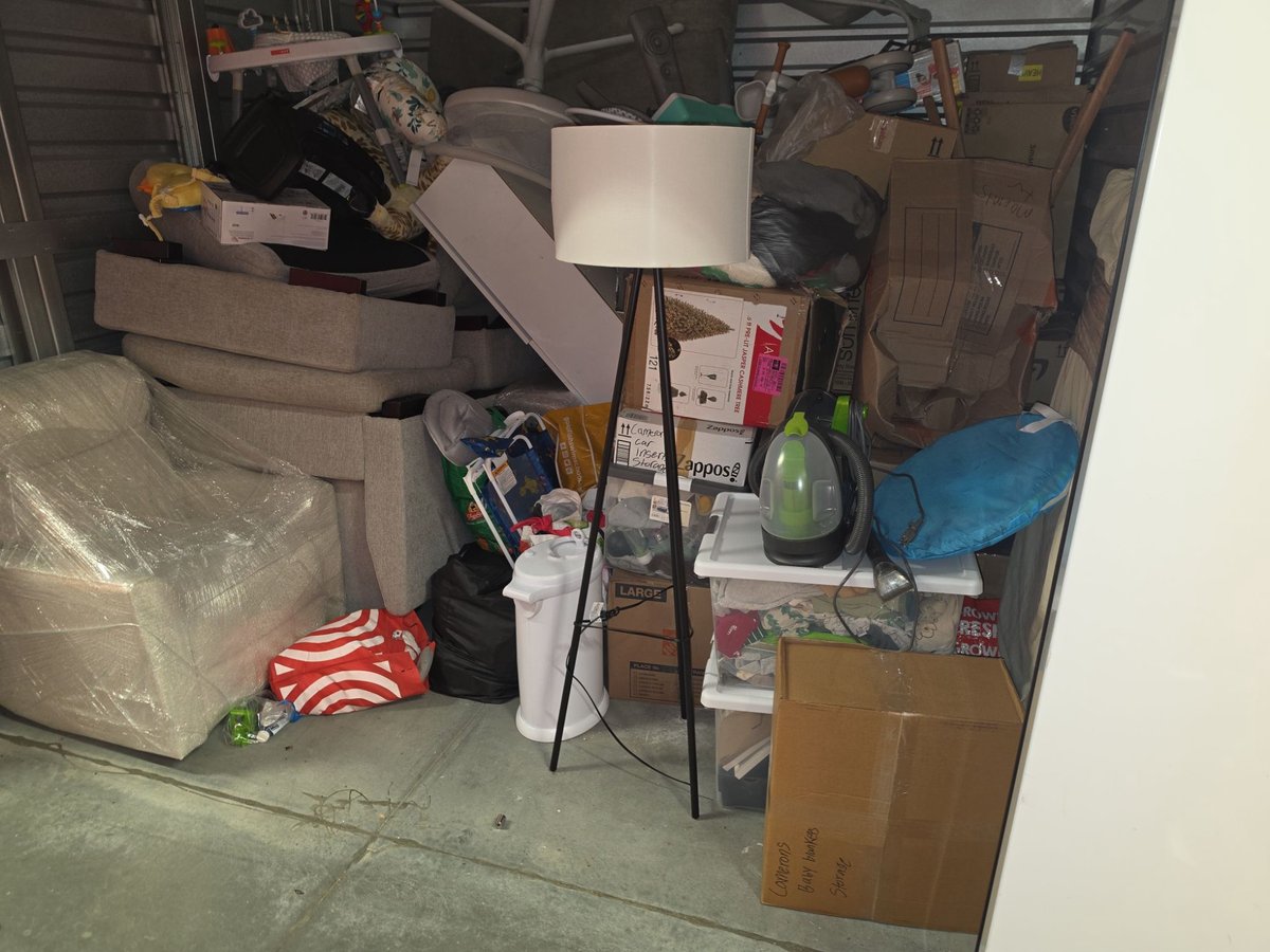 10 x 10 storage unit in Bridgeport, CT