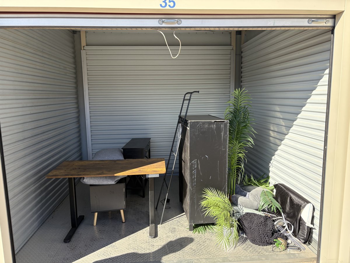 10 x 10 storage unit in Tucson, AZ
