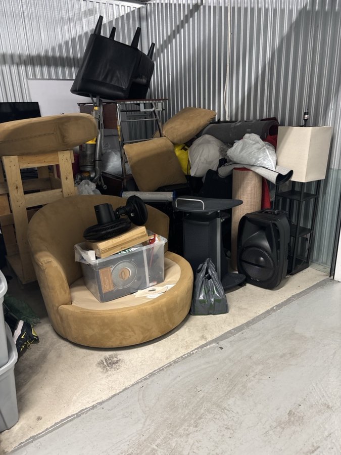 10 x 10 storage unit in Philadelphia, PA